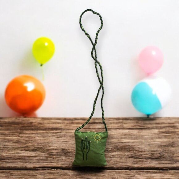 Worsted Necklace with Desert Essences – Seri Mysticism - Picture 4 of 5